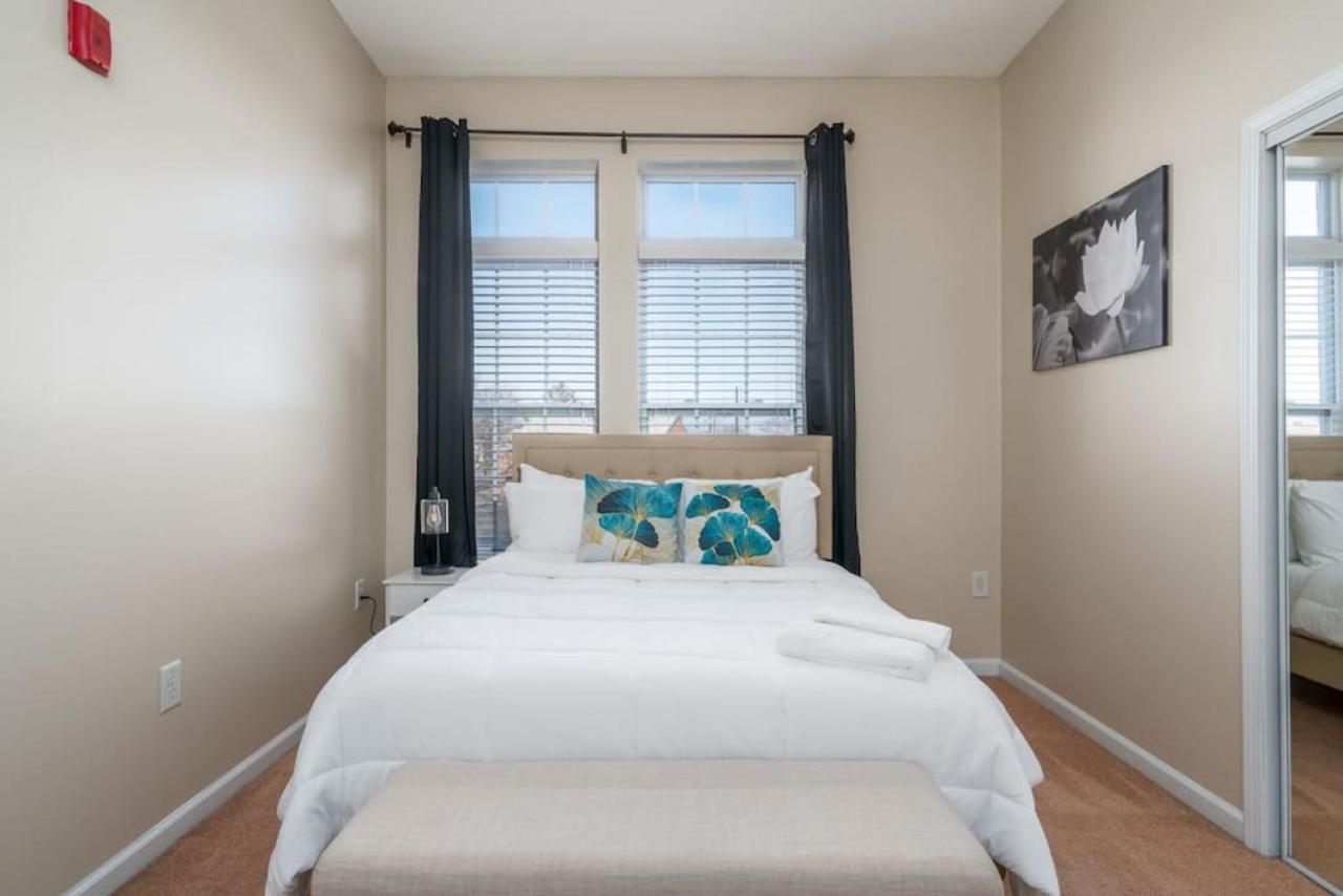 Private Bedroom Downtown Indy - Shared Indianapolis Eksteriør billede